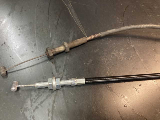 ローバーミニ アクセルワイヤー